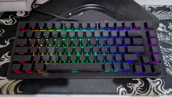 Teclado gamer magnético Akko TAC75 HE