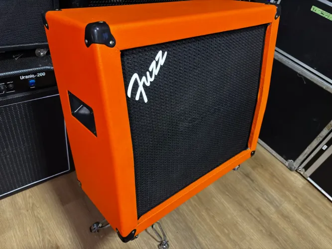 Gabinete Fuzz handmade Celestion 12?