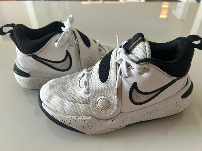 Tenis Nike infantil 32 - 33