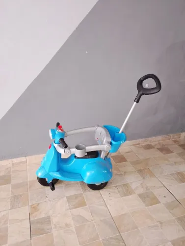 Triciclo motoca lambreta Banderetta passeio pedal baú azul Bandeirantes