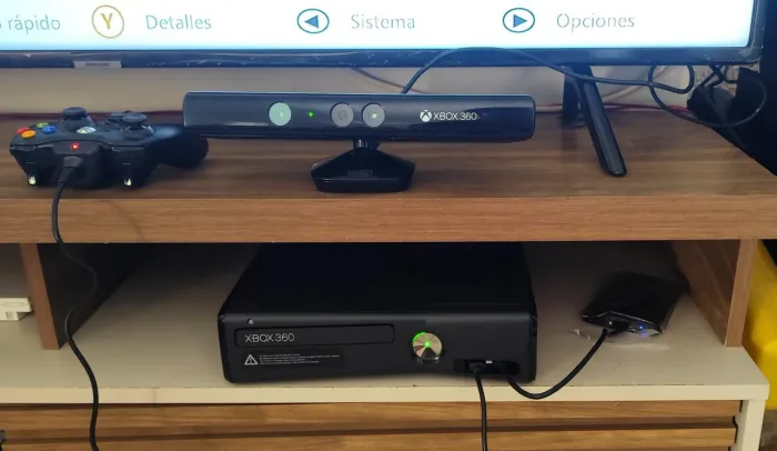 X box 360 Slim conservado com Hd 500gb cheio de Jogos. Aceito cartão 