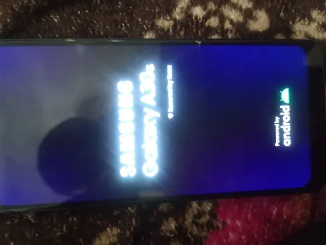Samsung Galaxy A30s, só com um fio de cabelo na tela, é na película, funcionando normal