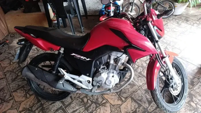 Fan 160 com quilometragem baixa