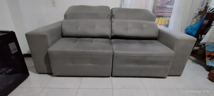 Sofá retrátil tecido Suede limpo! Em perfeito estado