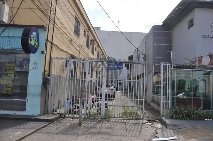 2241 - Apartamento para locação com aproximadamente 50m², 1/4 sendo suíte, sala, cozinha, 