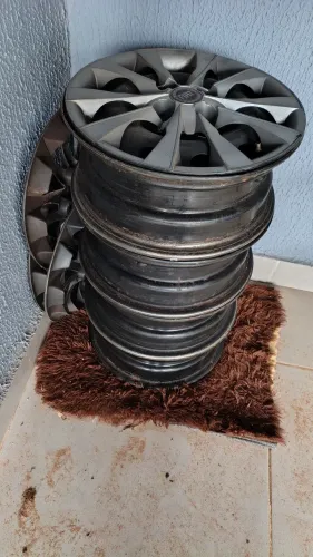 Vende-se Rodas e calotas 