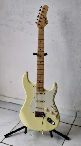 GUITARRA TAGIMA