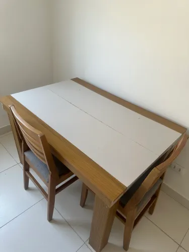 Mesa 90 x 130 cm - Ótimo estado