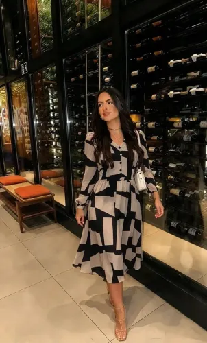 Vestido feminino midi manga longa