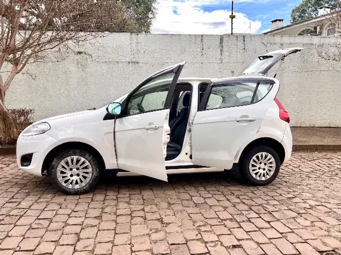 Fiat Palio Attractive 1.0 EVO Fire Flex 8V 5P 2015