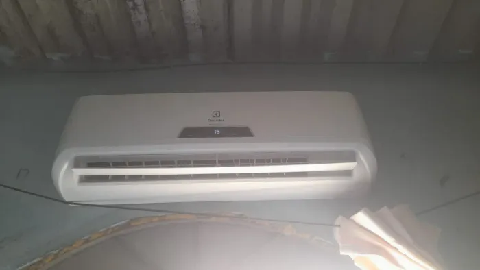 Vendo essa split Electrolux 12 mil btu 