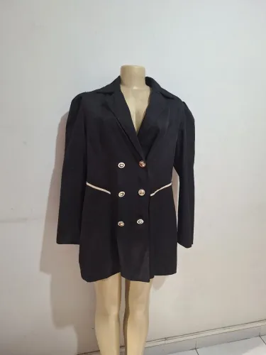 Casaco feminino preto plus size 