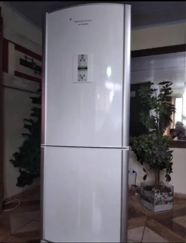 Geladeira de 450 l novíssima dou garantia e frete grátis