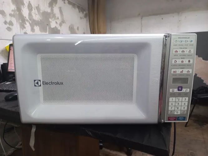 Microondas Eletrolux 34 litros