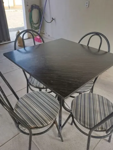 Mesa 4 cadeiras