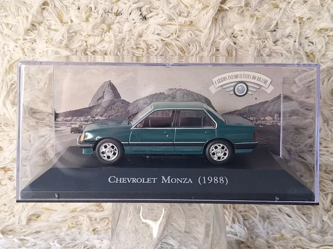 Miniatura Chevrolet Monza 1988 - Carros Inesquecíveis do Brasil