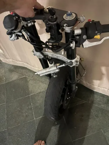 Suspensão dianteira gsx750 2011