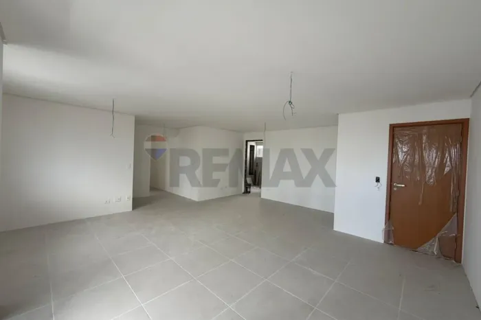 Rosarinho, 03 quartos, 02 suítes, 120m², dependência completa, 02 vagas de garagem