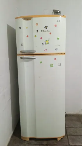Geladeira Electrolux branca 468 l