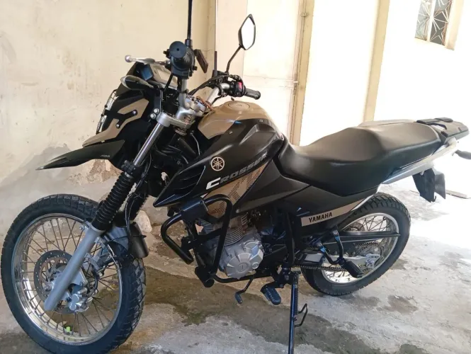 Moto Yamaha Crosser 