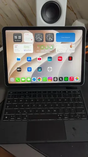 iPad Air 4a geração 64GB + teclado