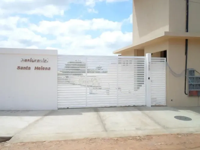 Alugo casa em condomínio na lagoa seca