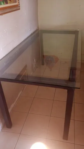 Mesa para 6 cadeiras de vidro