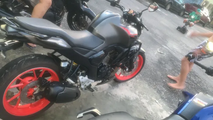 Yamaha Fazer FZ15(Cinza Fosco) - Repasse de Financiamento