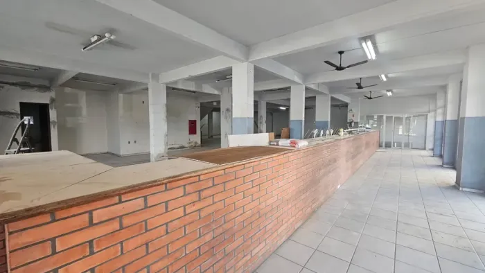 Sala comercial de 620 m² na Nações em Balneário Camboriú - SC