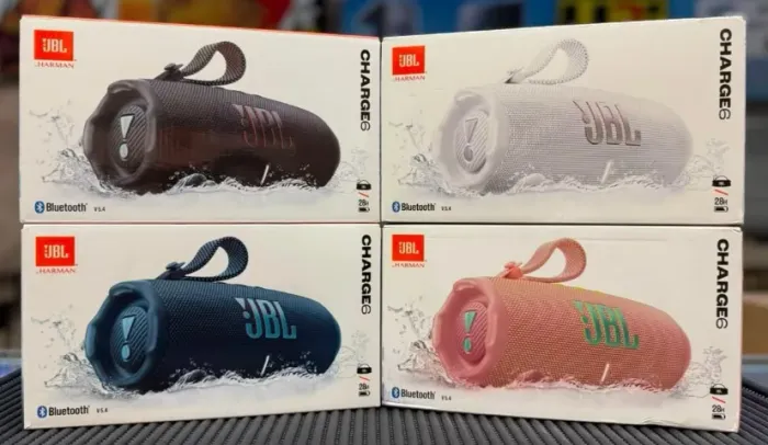 Caixa de Som JBL JBL Charge 6 Azul, Branca, Camuflada, Preta, Rosa e Roxa