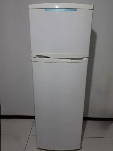 Geladeira (LEIA ANÚNCIO)