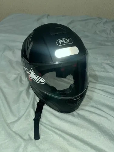 Capacete à Venda Fly - R$ 250