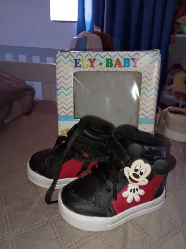 Vendo tênis para bebe