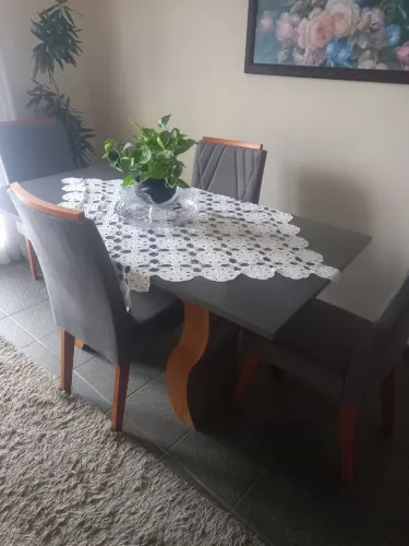 Linda mesa de 6 cadeiras
