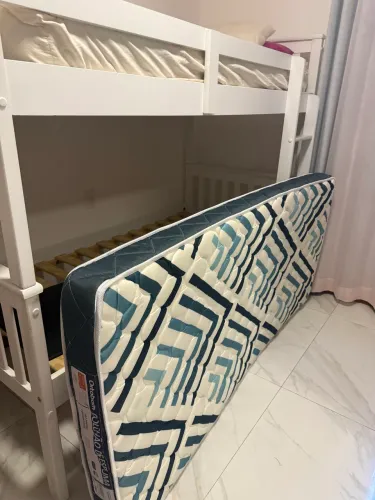 Beliche branca com colchão | linda, firme e pronta para uso