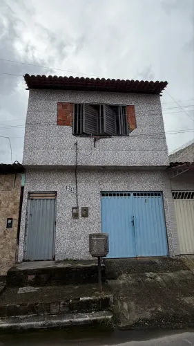 VENDE-SE CASA NO CLETO