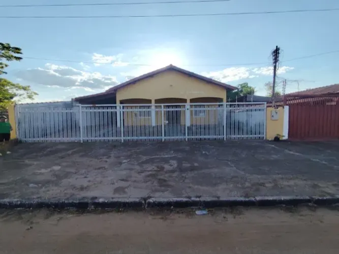 Casa à Venda no Centro de Aliança do Tocantins-TO