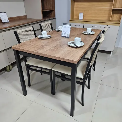 Mesa Valência com 4 Cadeiras 