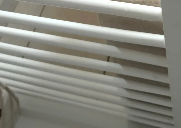 Berço de MDF branco com colchão completinho