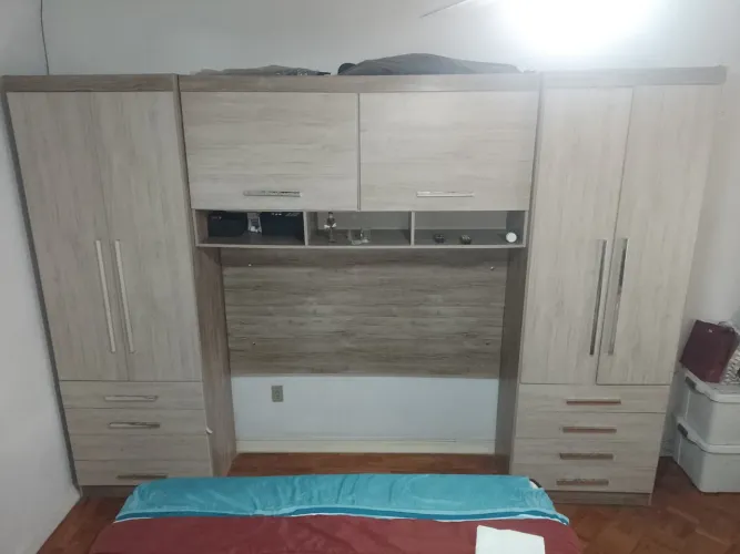 Guarda roupa de casal modulado p/cama embutir de 3,27 X 2,30. Não desmonto e não entrego.