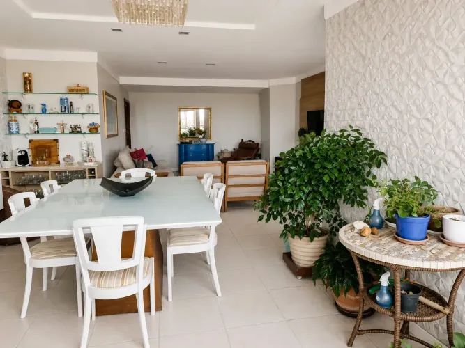 Imóvel para venda possui 203 metros quadrados com 4 quartos em Capim Macio - Natal - RN