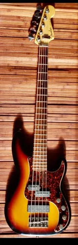Contrabaixos Fender Jazz Bass