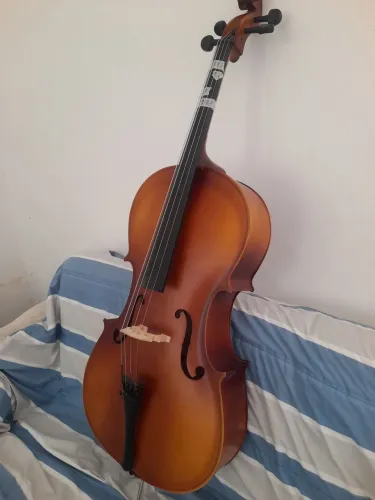 Violão celo novo