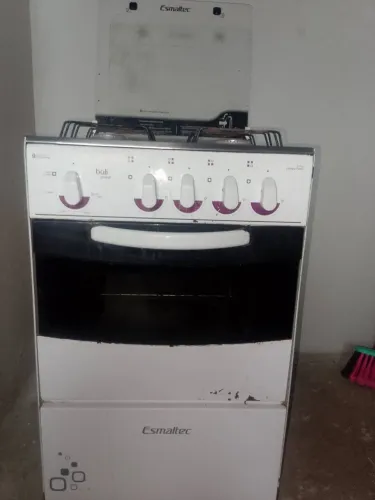 Fogão 4 bocas com forno em excelente estado