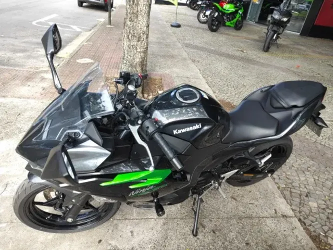 Kawasaki Ninja 500 2025
