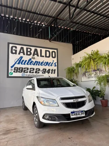 Chevrolet Onix Hatch LTZ 1.4 8V Flex Power Mec. 4P 2014