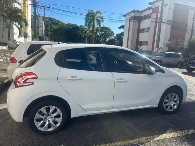 Peugeot 208 Active/active Pack 1.5 Flex 8V 5P 2014