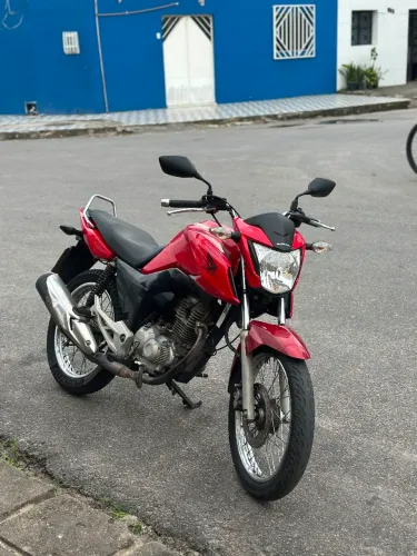 Vendo as rodas com os pneus