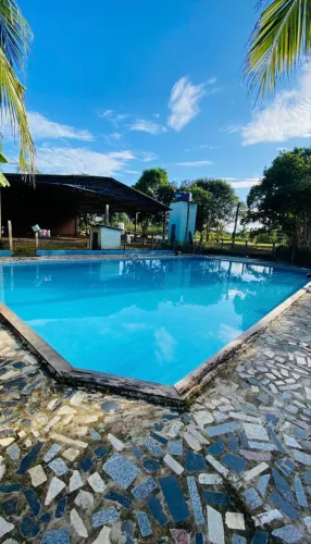 Chácara 6.250 m² com piscina, barracão e campo - Candeias do Jamari