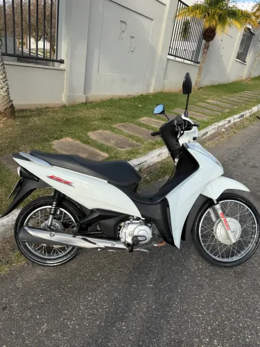 Moto super conservada com apenas 10.824km